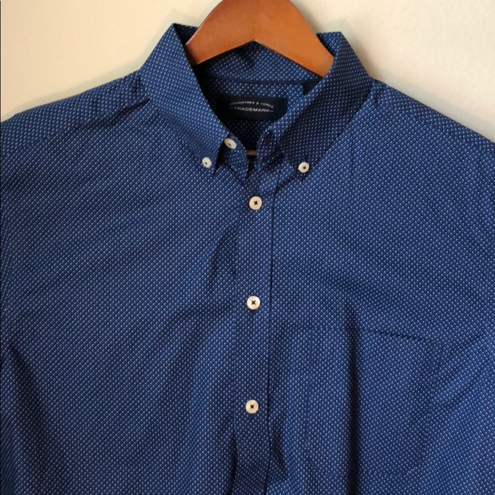 Men’s long sleeve button down dress shirt